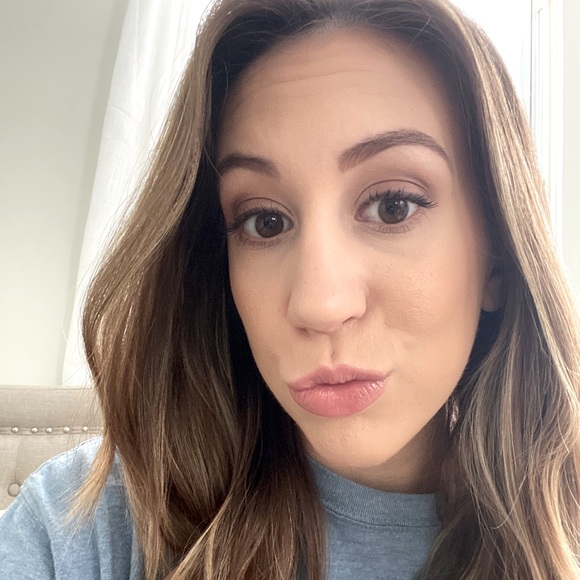 ππ΅Meet your Posher, Alaina - Picture 3 of 10